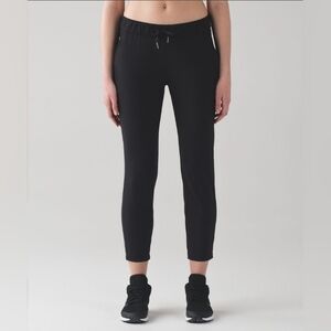 Lululemon On the Fly Pant 28” Full On Luxtreme Black Sz 4 W5ALWS Jogger
